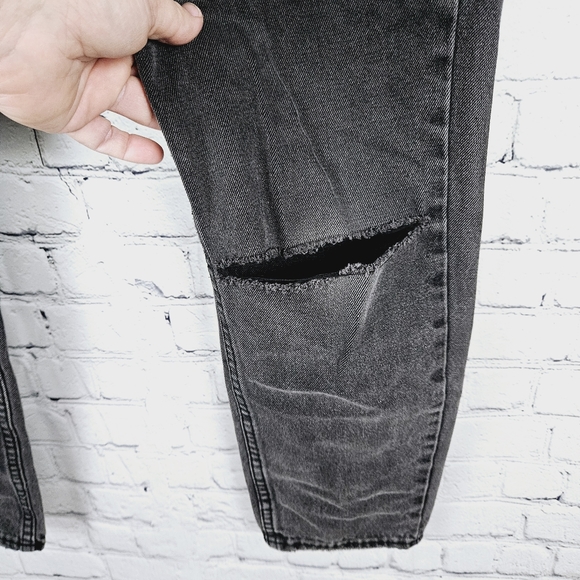 MANDEE | 90s ultra high rise tapered leg distressed mom jeans - Picture 5 of 10